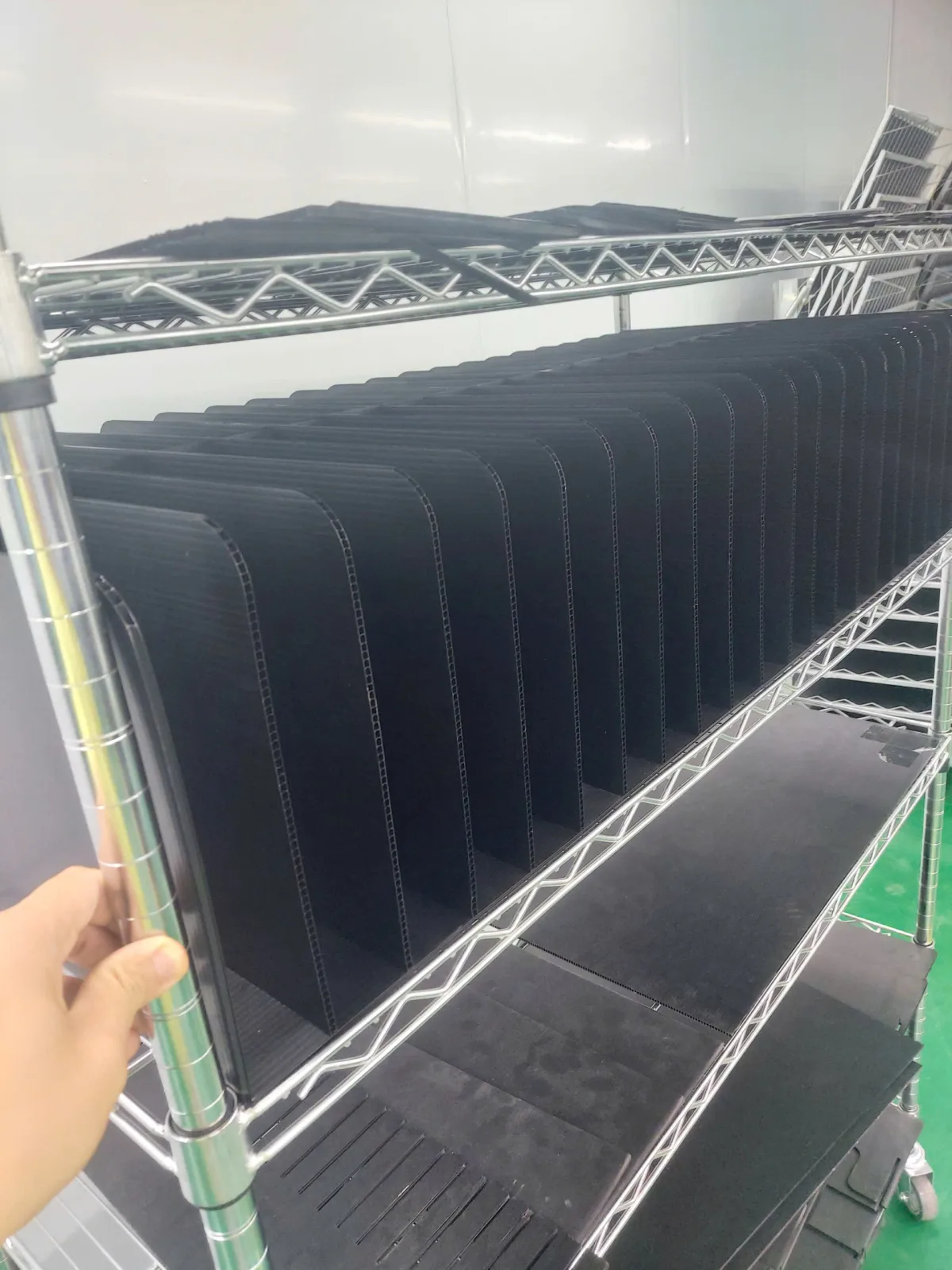 Xe đẩy hàng kèm vách ngăn tĩnh điện ESD